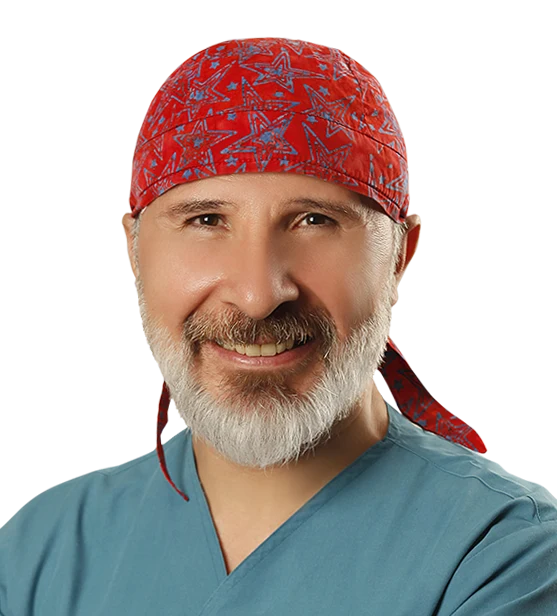 Prof. Dr. Önen cerrahi giysileriyle